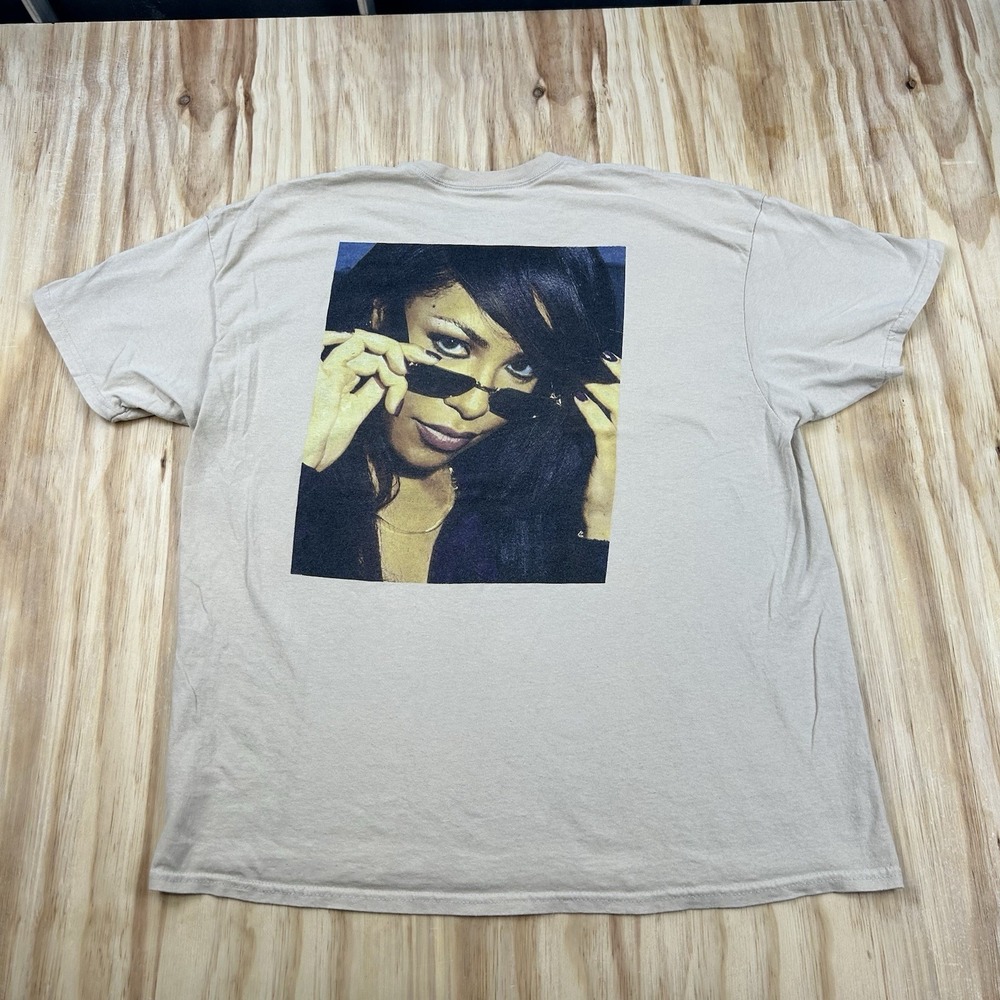 Aaliyah Men's 2XL Tan Beige Graphic T Shirt Short Sleeve Back Hit R&B Music Tee‎